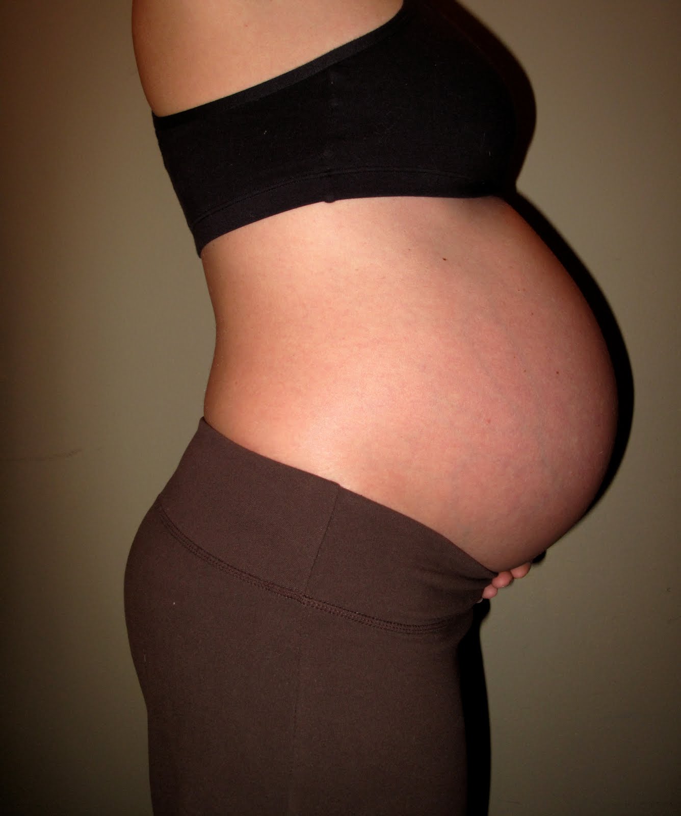 12 Weeks Pregnant With Twins And Bleeding