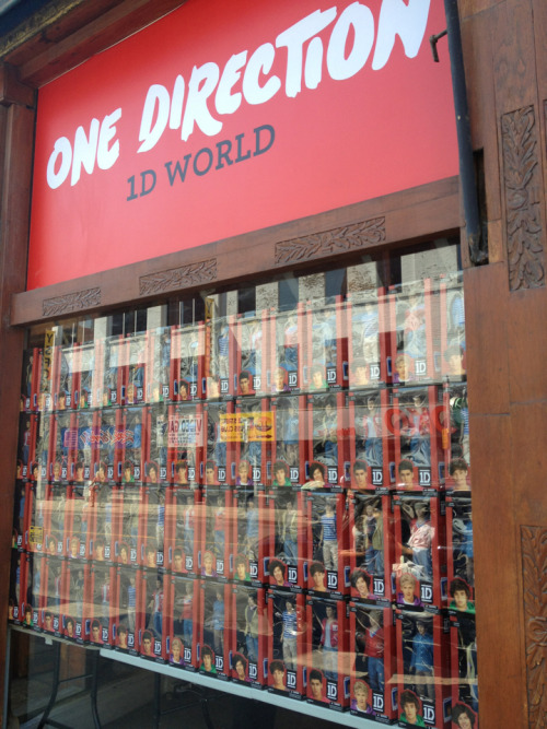 1d World Adelaide Opening Hours