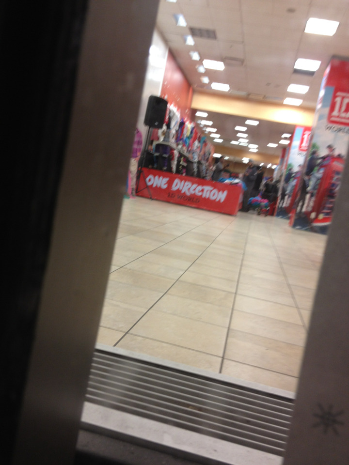 1d World Nyc Merch