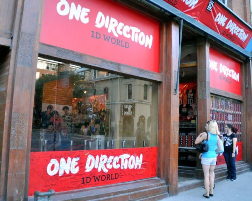 1d World Vancouver Hours