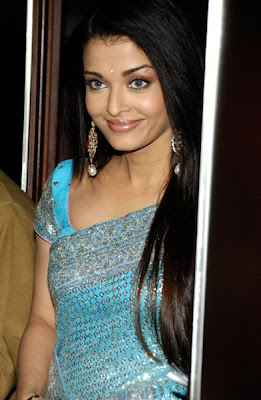 Aishwarya Rai Wedding Saree Photos