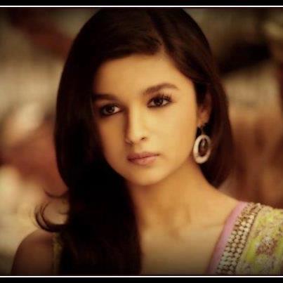 Alia Bhatt Hot Kiss In Soty