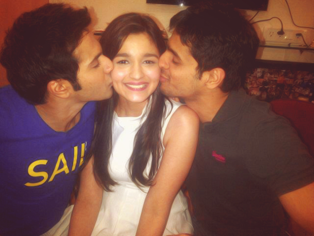 Alia Bhatt Hot Kiss Pics