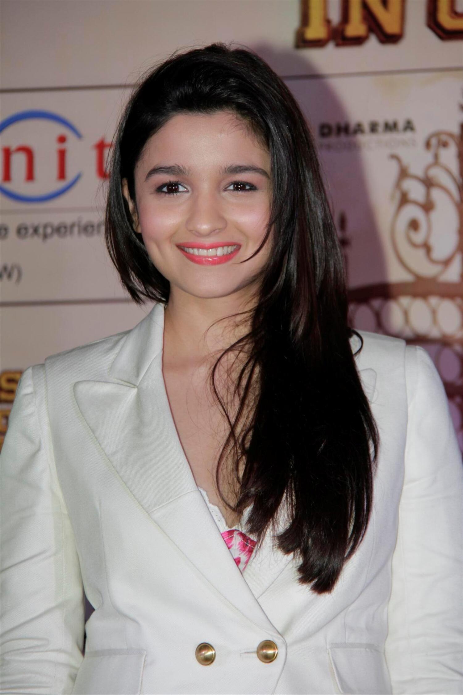 Alia Bhatt In Student Of The Year Images