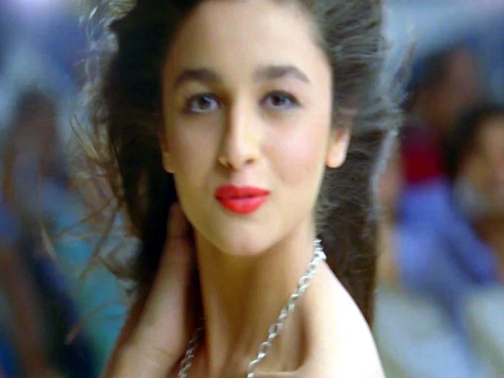 Alia Bhatt In Student Of The Year Wallpapers