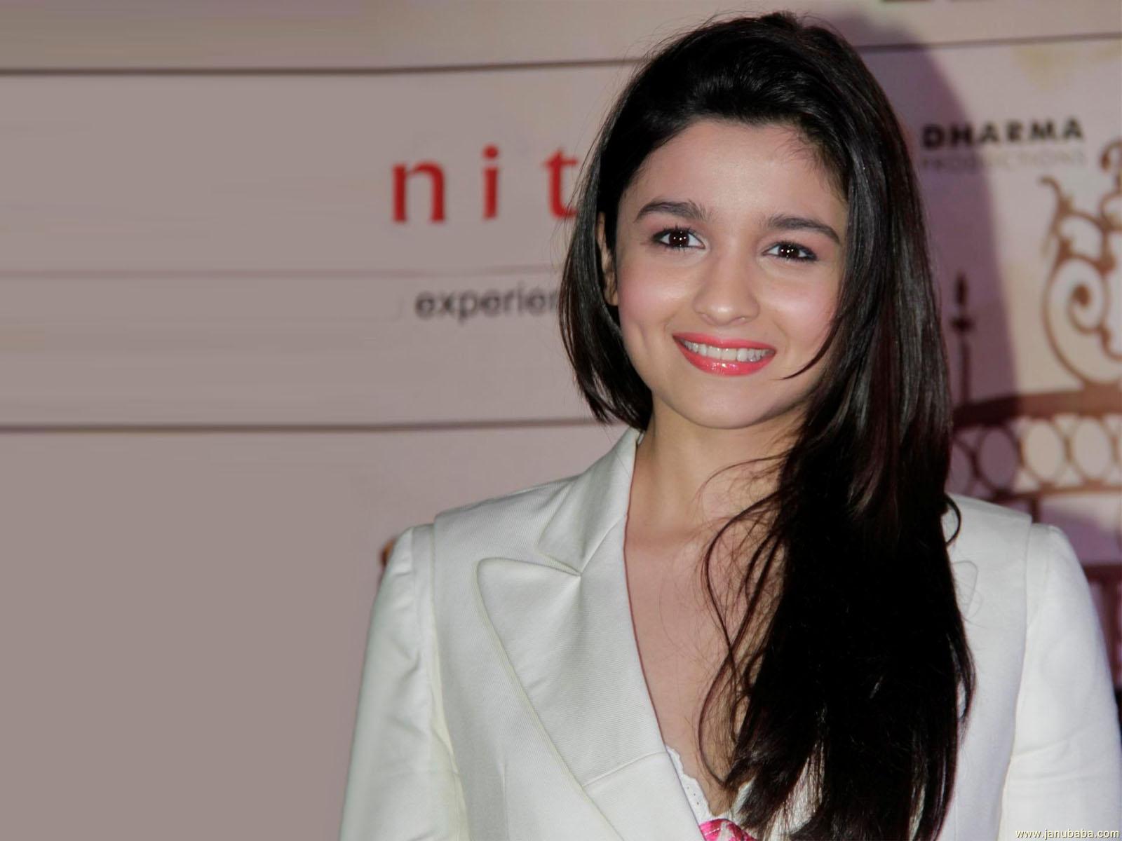 Alia Bhatt Photos Download