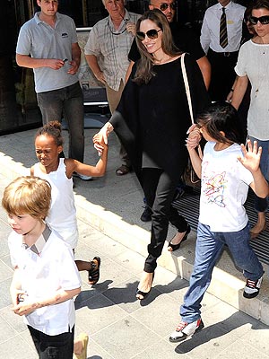 Angelina Jolie And Brad Pitt Children Pictures