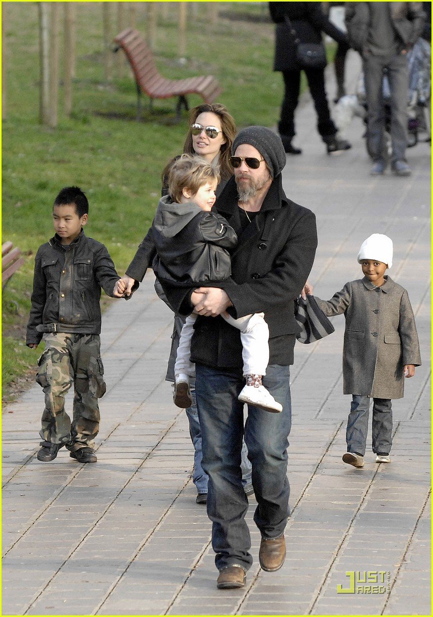 Angelina Jolie And Brad Pitt Family Photos