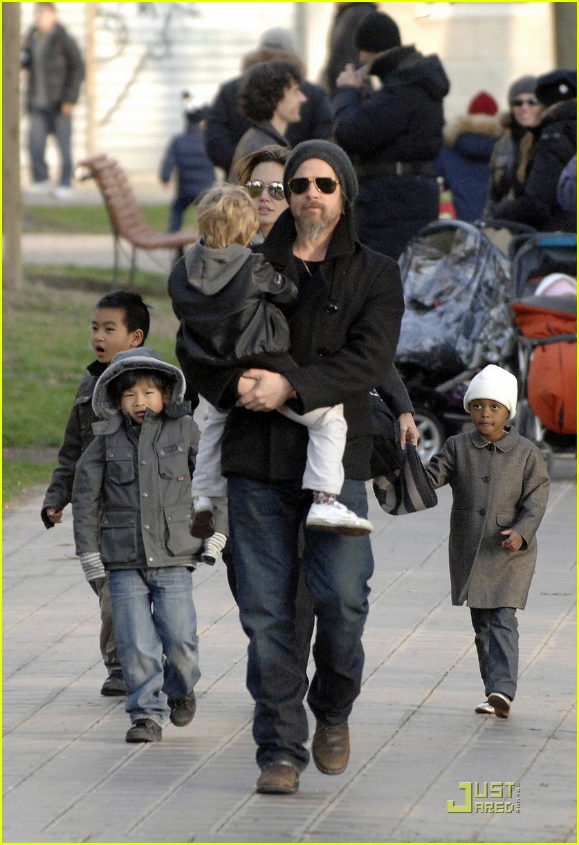 Angelina Jolie And Brad Pitt Family Photos