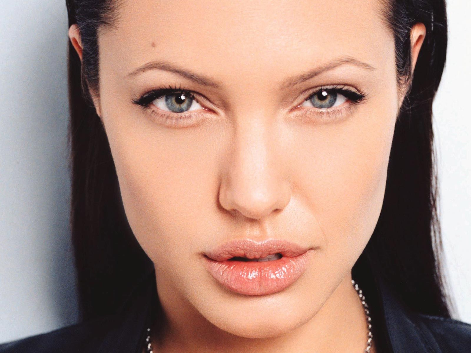 Angelina Jolie Wallpaper Free Download