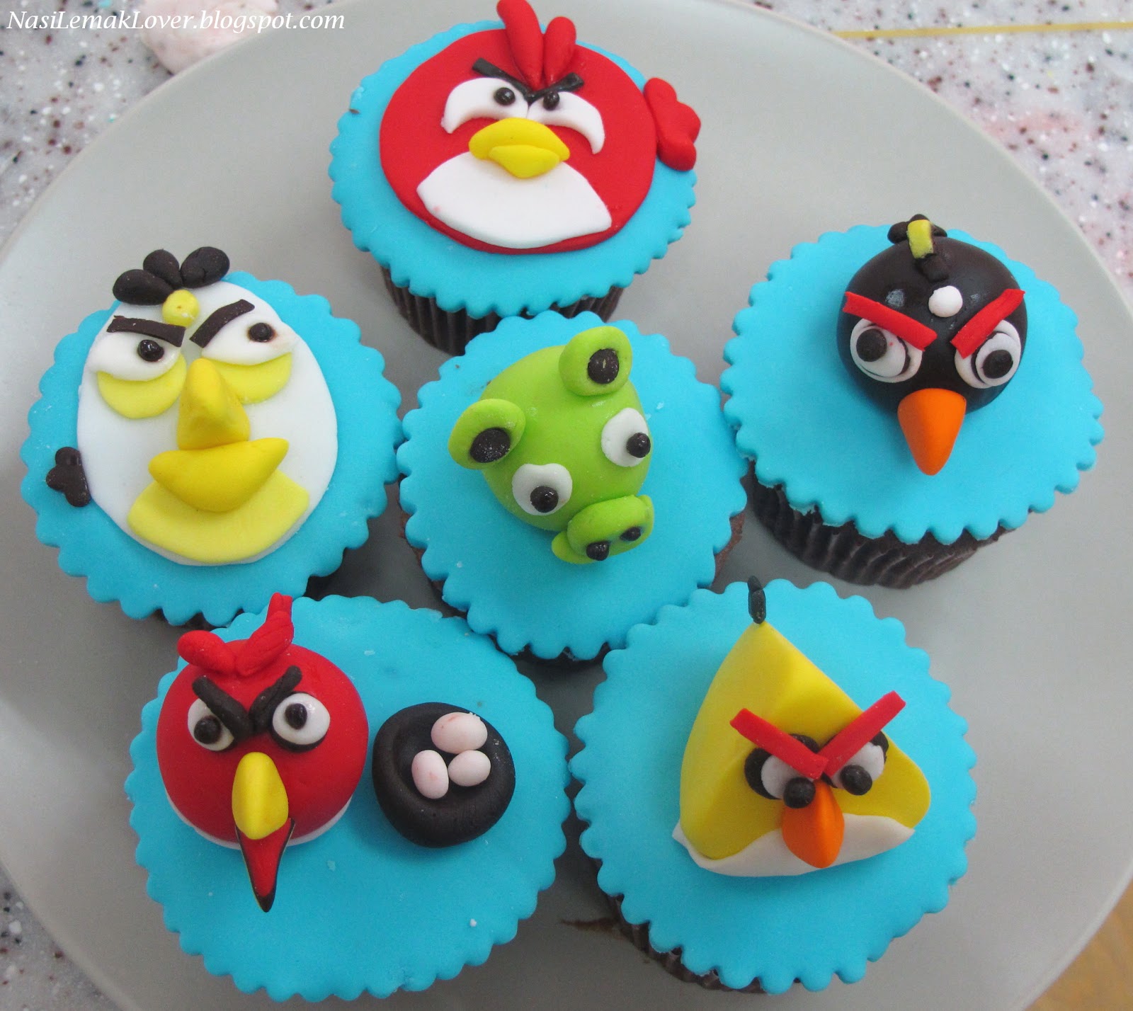 Angry Birds Cake