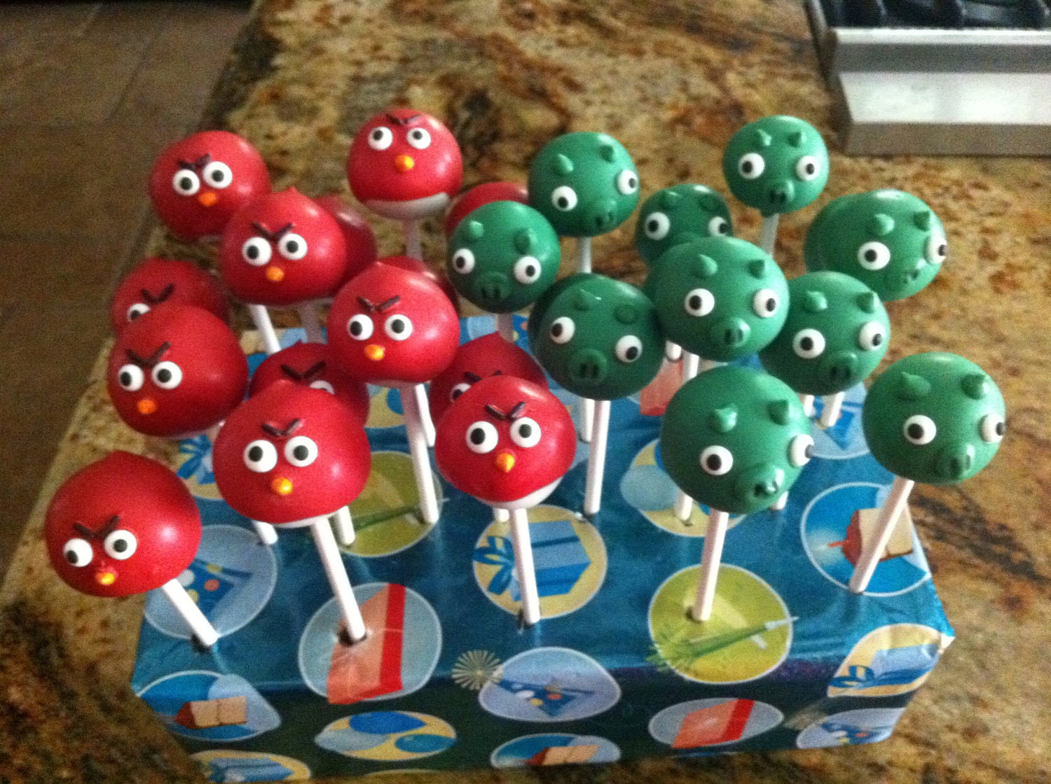 Angry Birds Cake