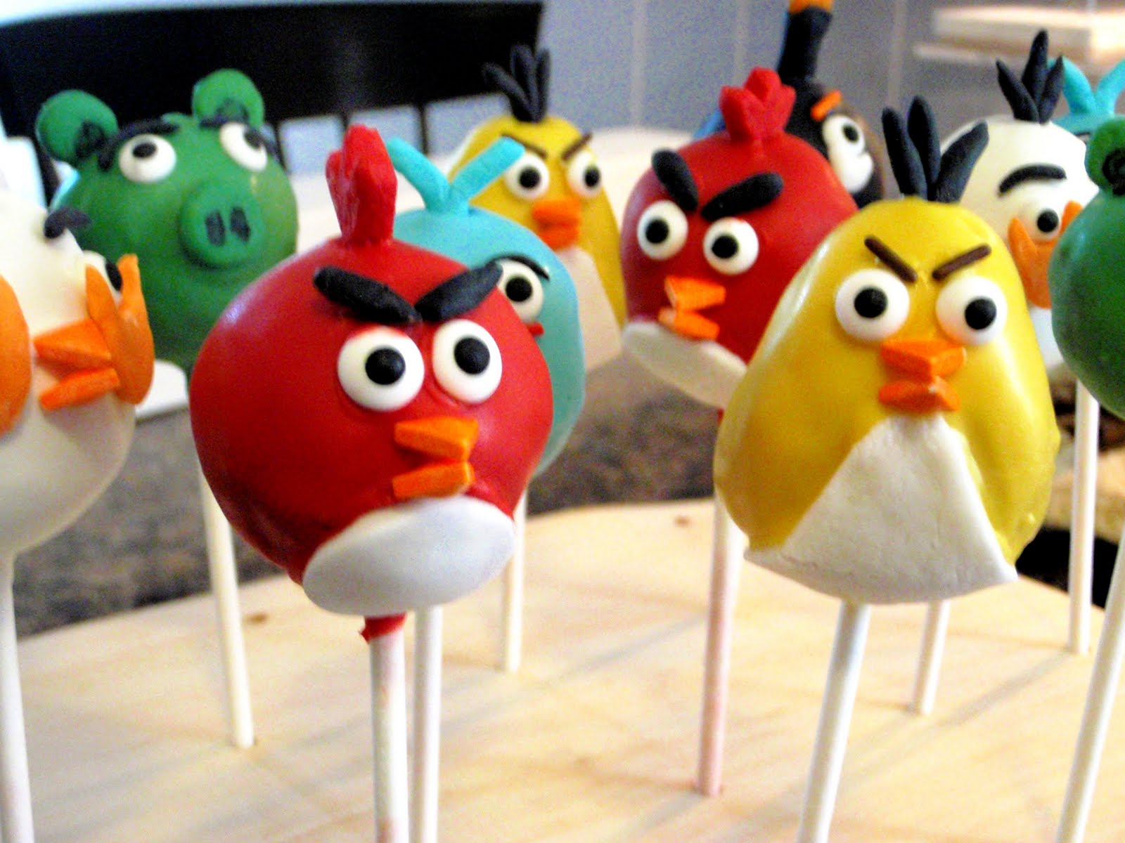 Angry Birds Cake Pops