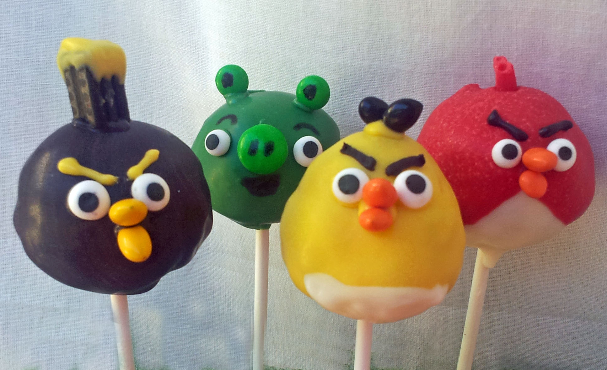 Angry Birds Cake Pops