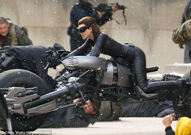 Anne Hathaway Catwoman Costume Hot