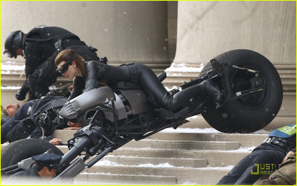 Anne Hathaway Catwoman Costume Picture