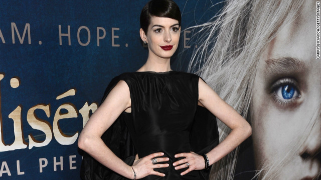 Anne Hathaway Les Miserables Premiere Wardrobe Malfunction