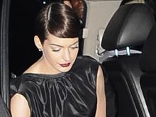 Anne Hathaway Wardrobe Malfunction Pics Perez Hilton