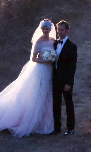 Anne Hathaway Wedding Pictures Leaked