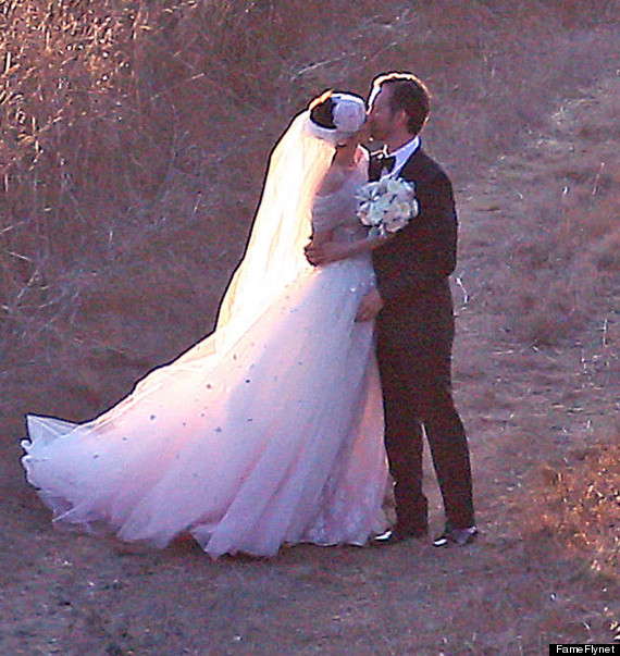 Anne Hathaway Wedding Pictures Leaked