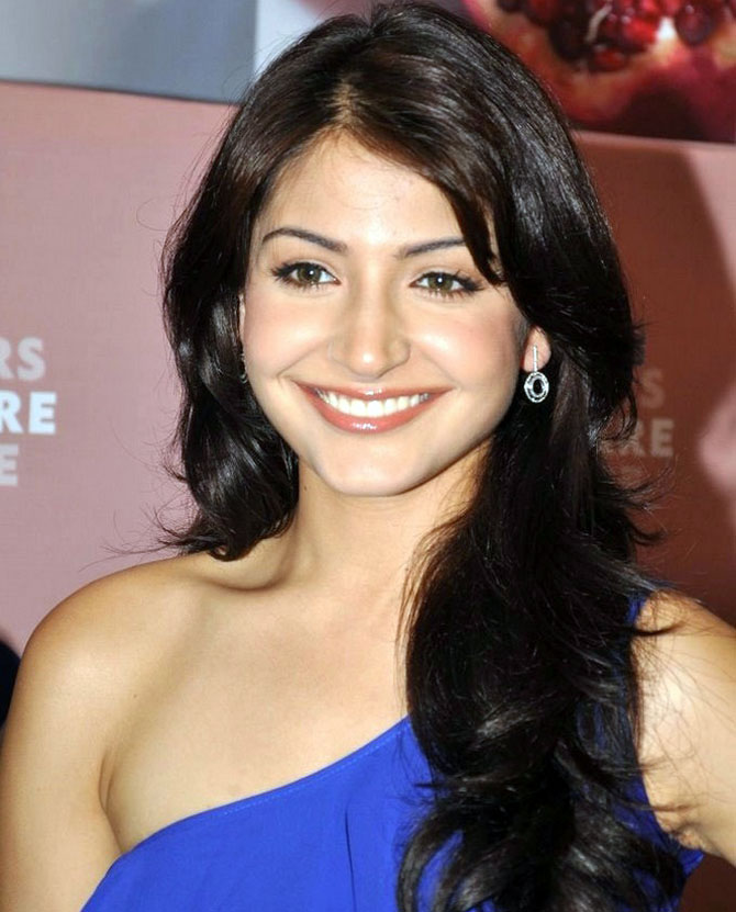 Anushka Sharma Hot