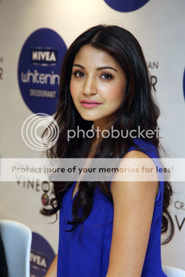 Anushka Sharma Hot Images Download