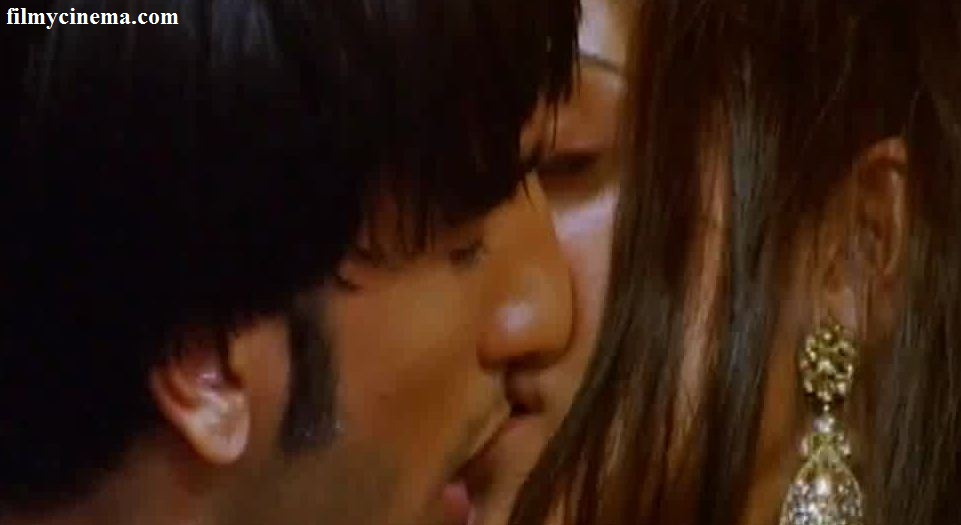 Anushka Sharma Hot Kiss Photos