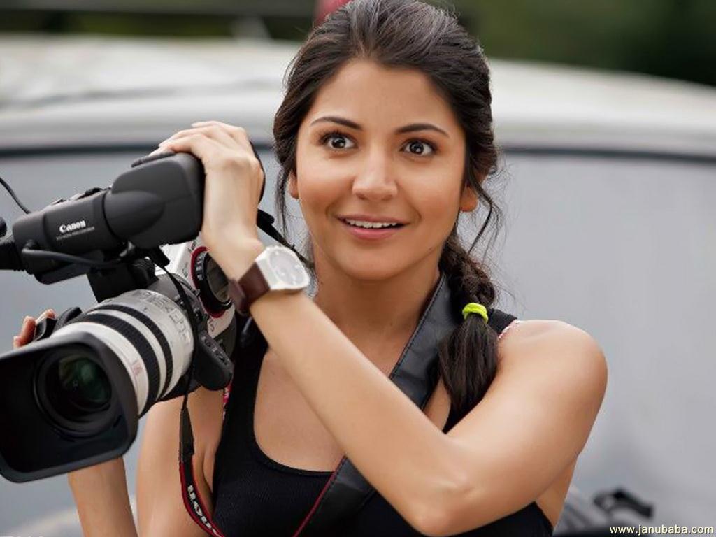 Anushka Sharma Hot Pics In Jab Tak Hai Jaan