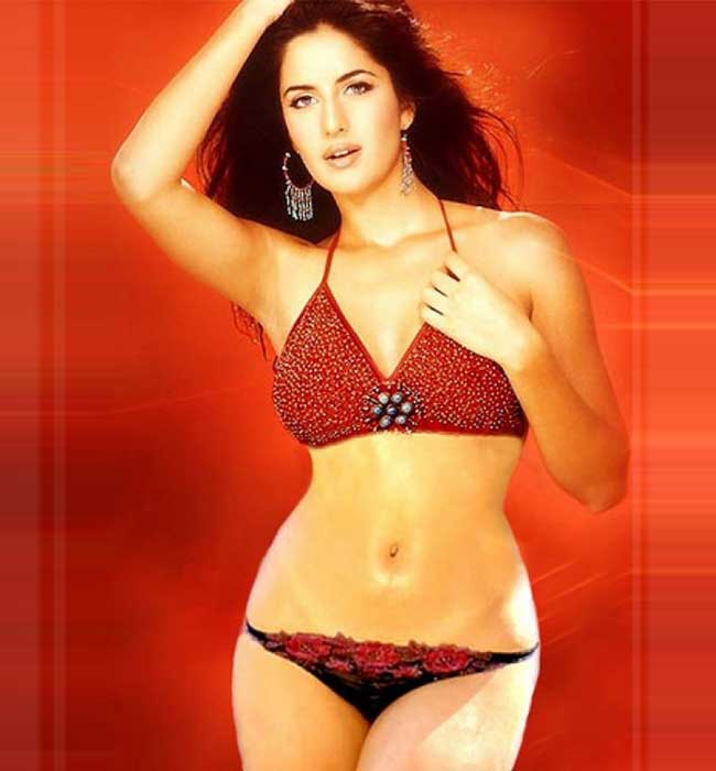 Anushka Sharma In Jab Tak Hai Jaan Bikini