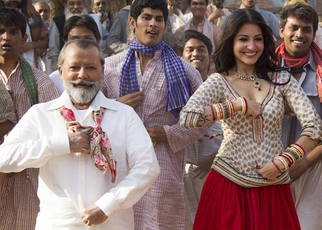 Anushka Sharma In Matru Ki Bijlee Ka Mandola Title Song