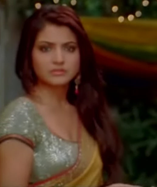 Anushka Sharma In Saree In Patiala House