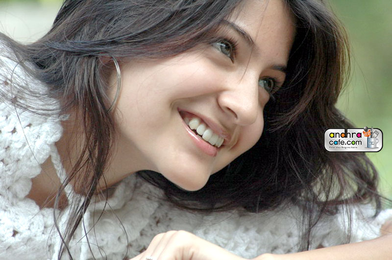 Anushka Sharma Wallpapers Hot