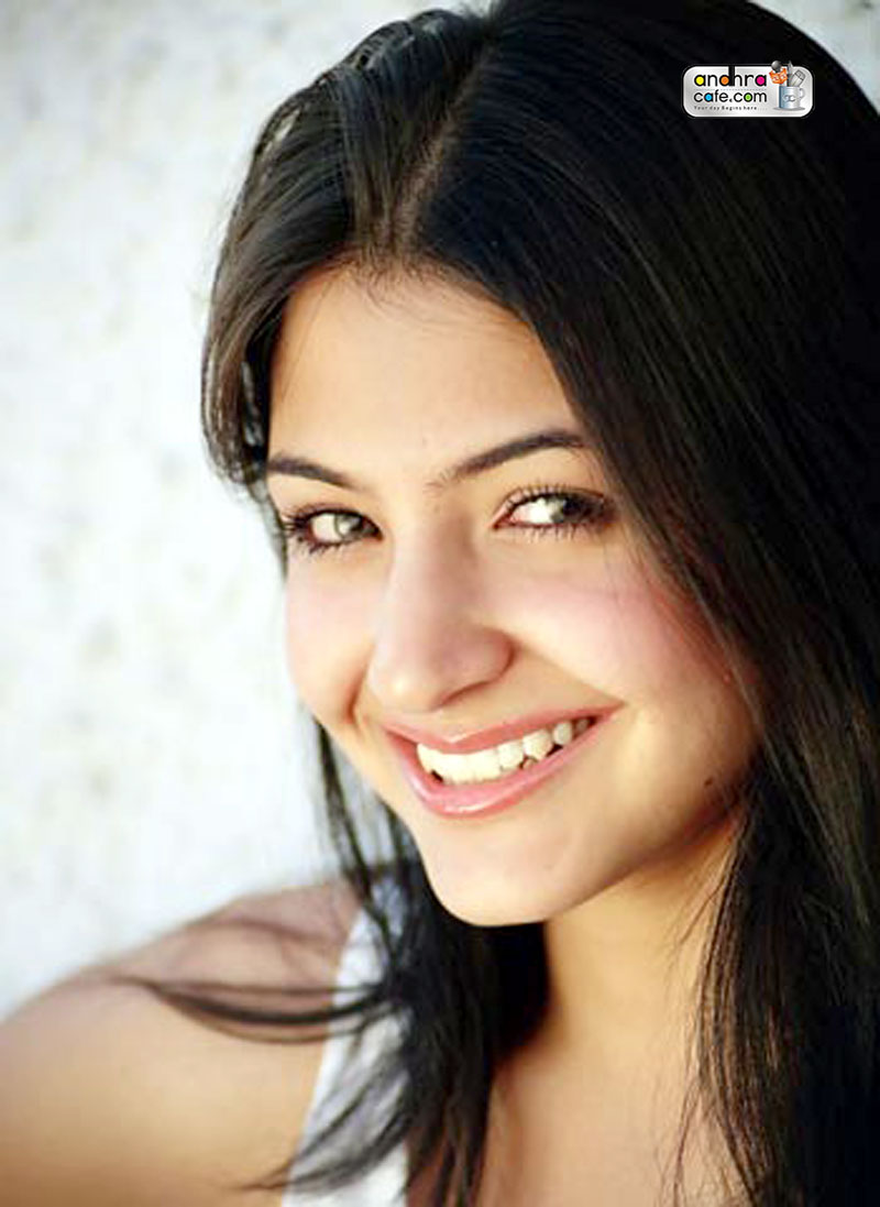 Anushka Sharma Wallpapers Hot