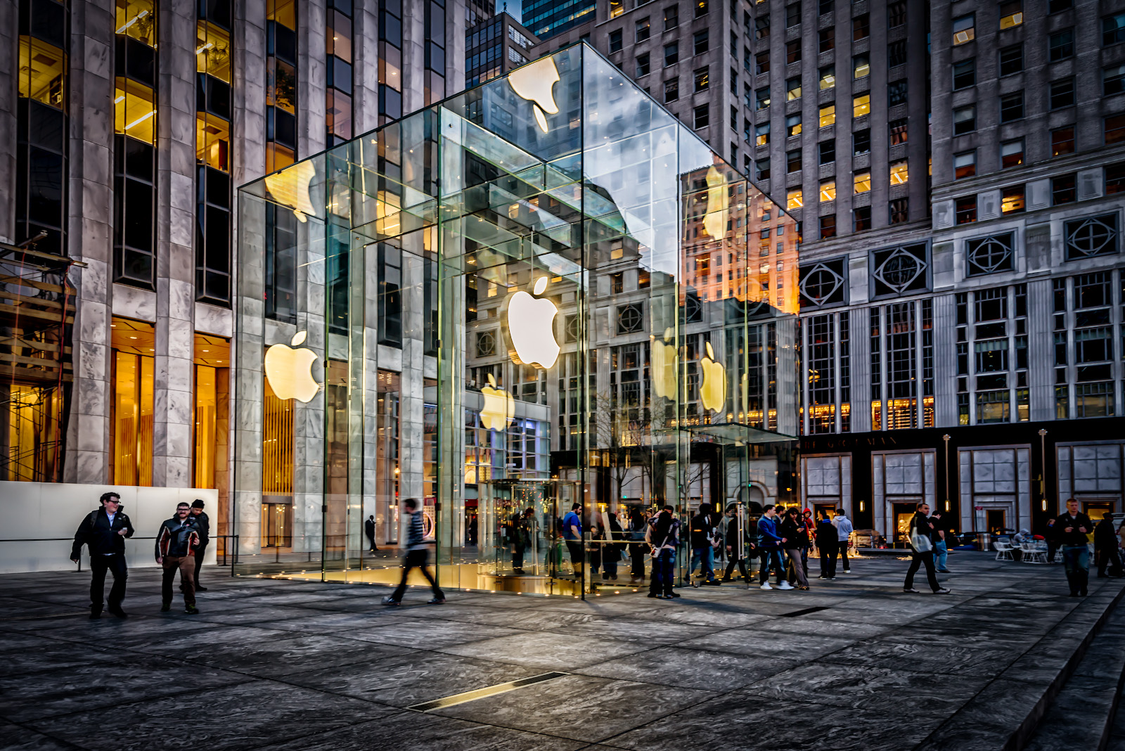 Apple Store 5th Avenue New York City