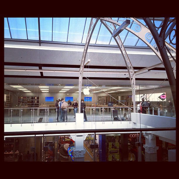 Apple Store Sydney Broadway