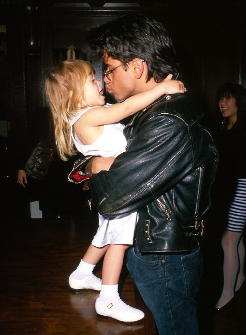 Are John Stamos And The Olsen Twins Still Friends