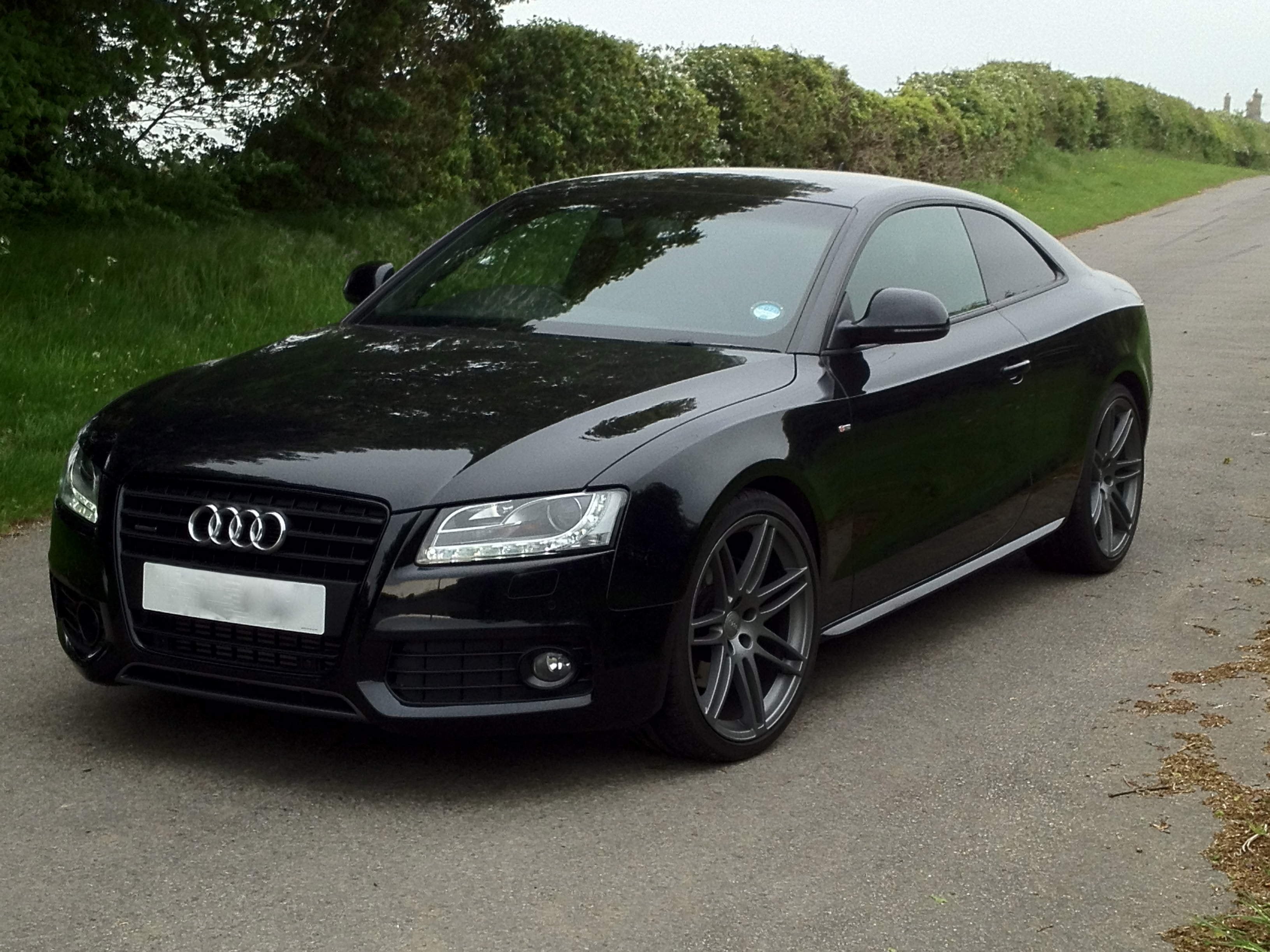 Audi A5 Black Edition Red