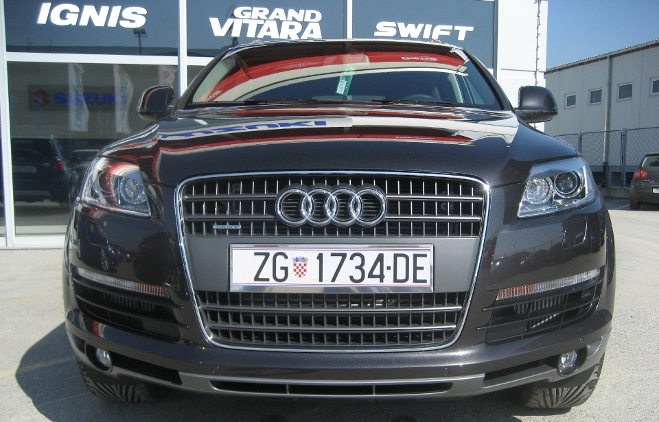 Audi Q7 Black