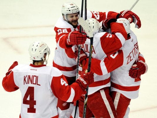 Blackhawks Red Wings Game 1