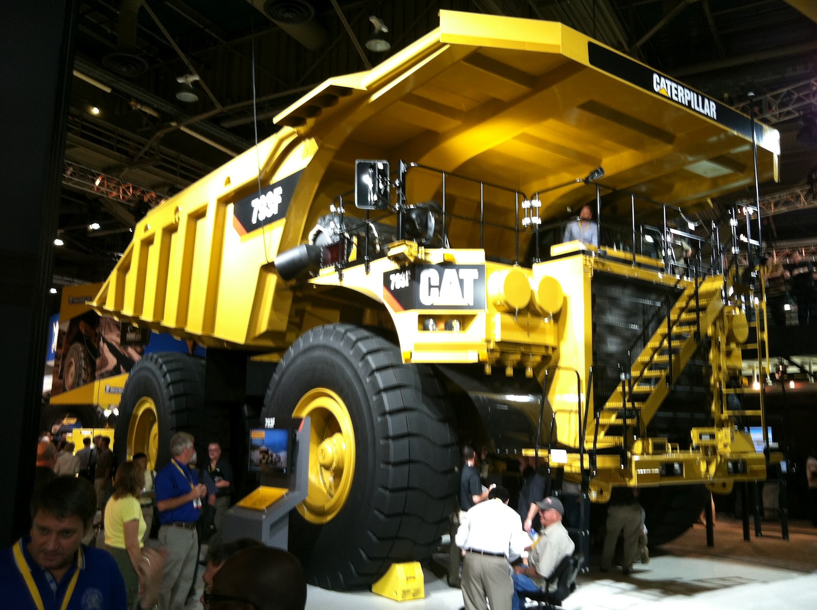 Caterpillar Truck