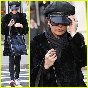 Catherine Zeta Jones Pregnant During Traffic