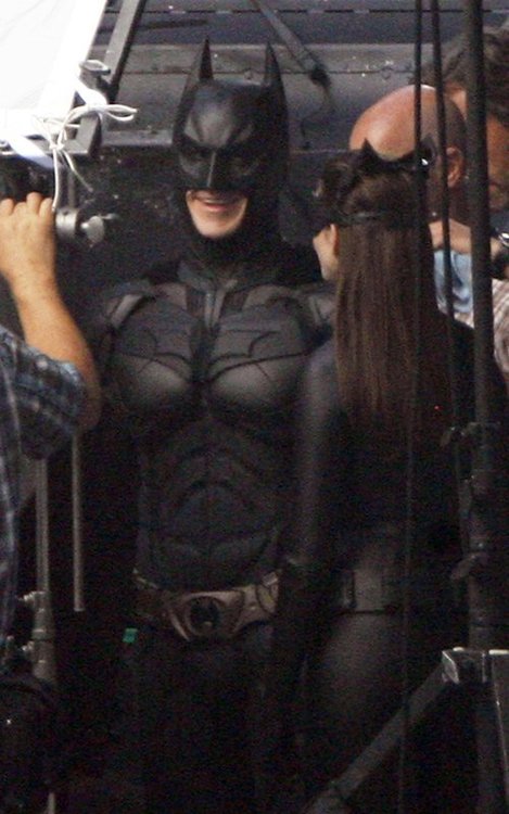 Catwoman And Batman Kiss Dark Knight Rises