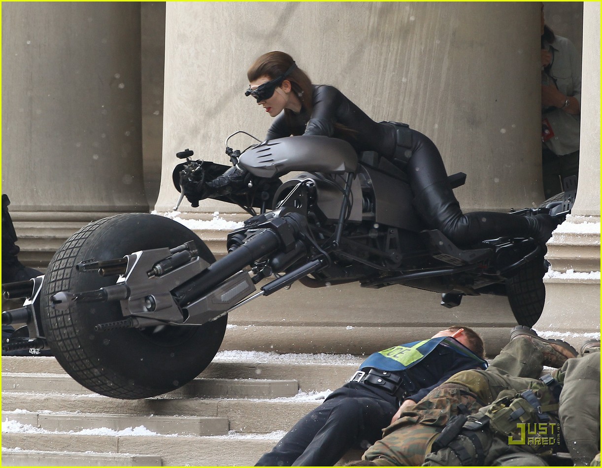 Catwoman Anne Hathaway Images