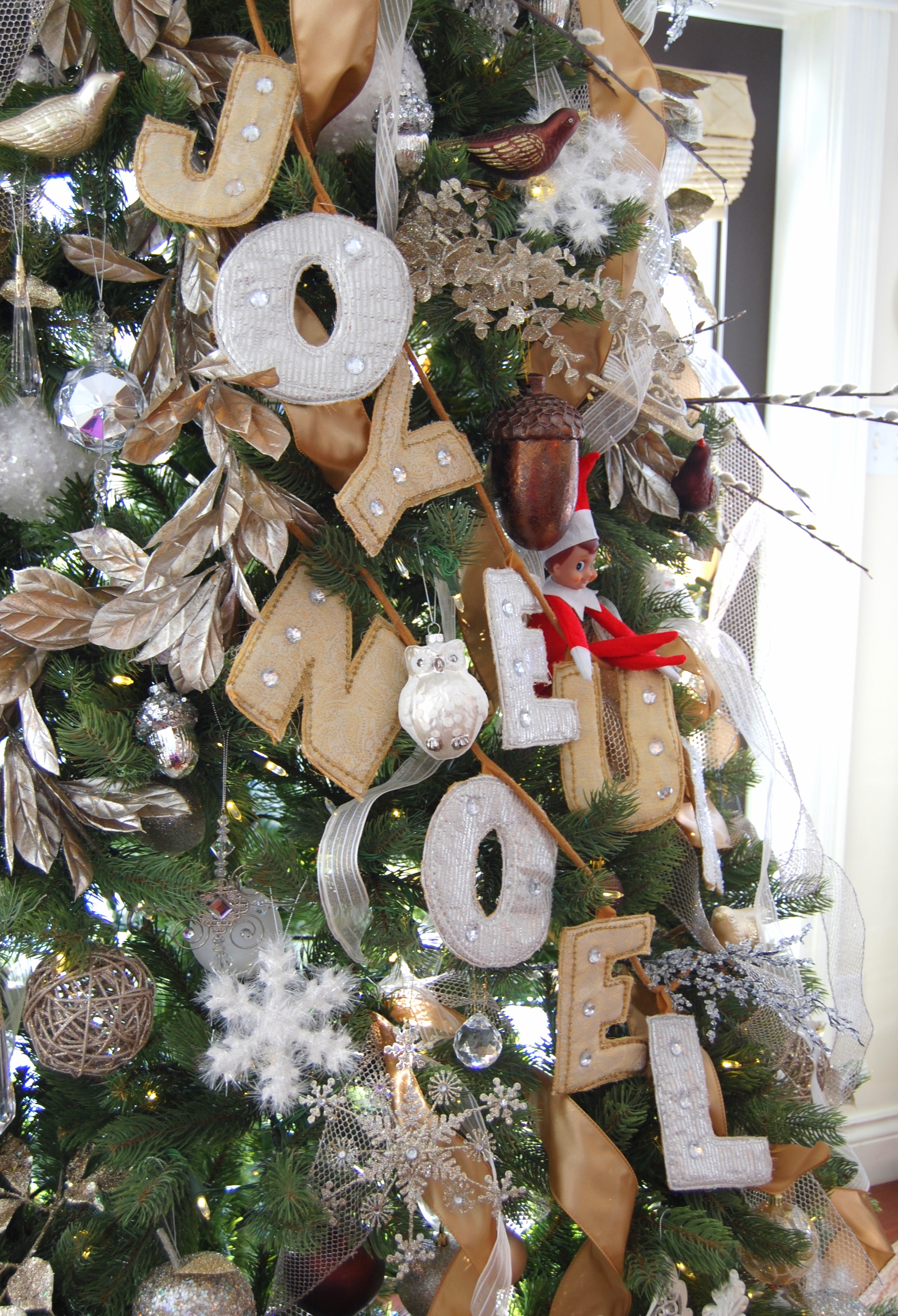 Christmas Tree Decorations Ideas With Ribbons