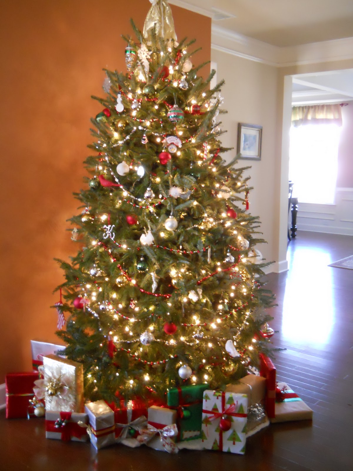 Christmas Tree With Presents