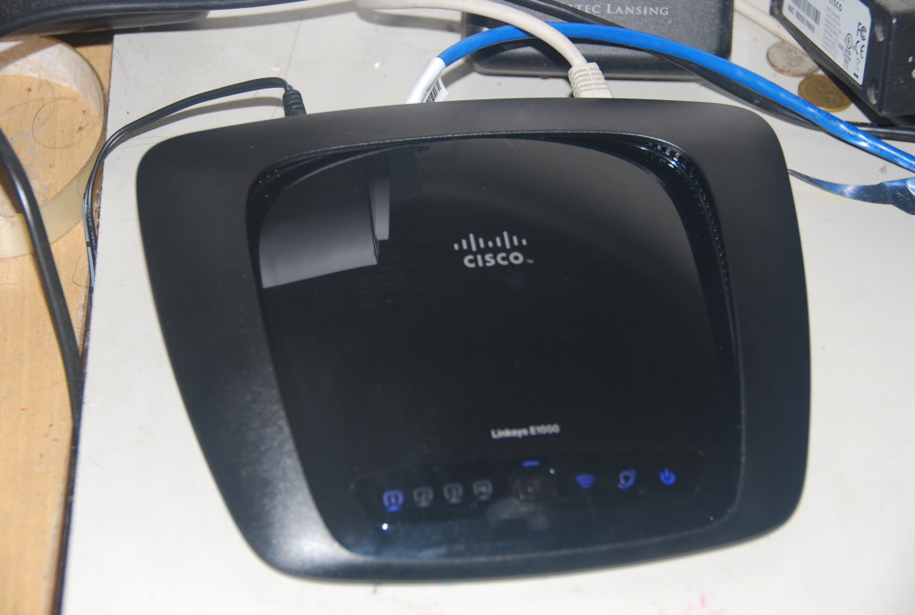 Cisco Linksys E1000 Specs