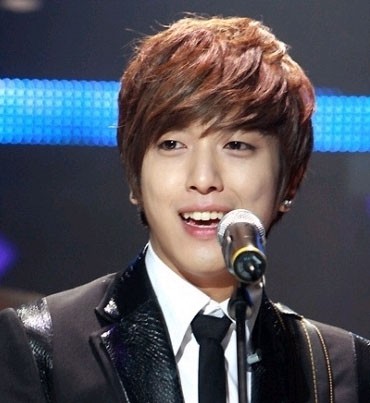 Cn Blue Yonghwa