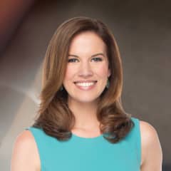 Cnbc Anchors Kelly Evans