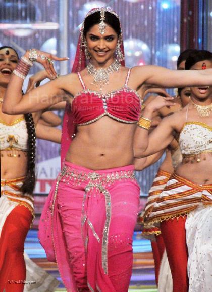 Deepika Padukone Bikini Hot Pics