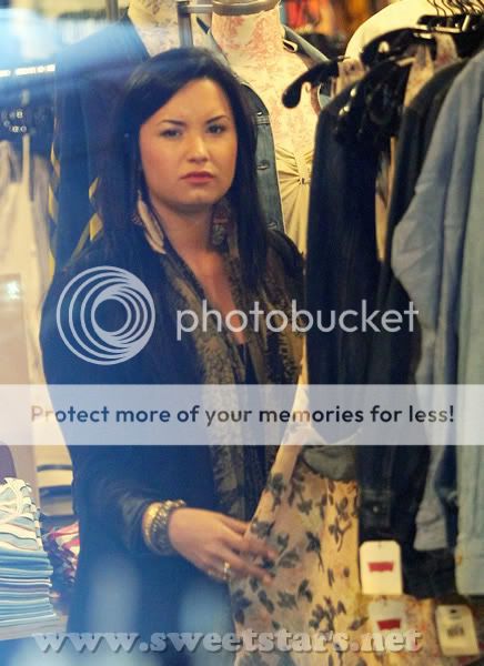 Demi Lovato Fat Pictures